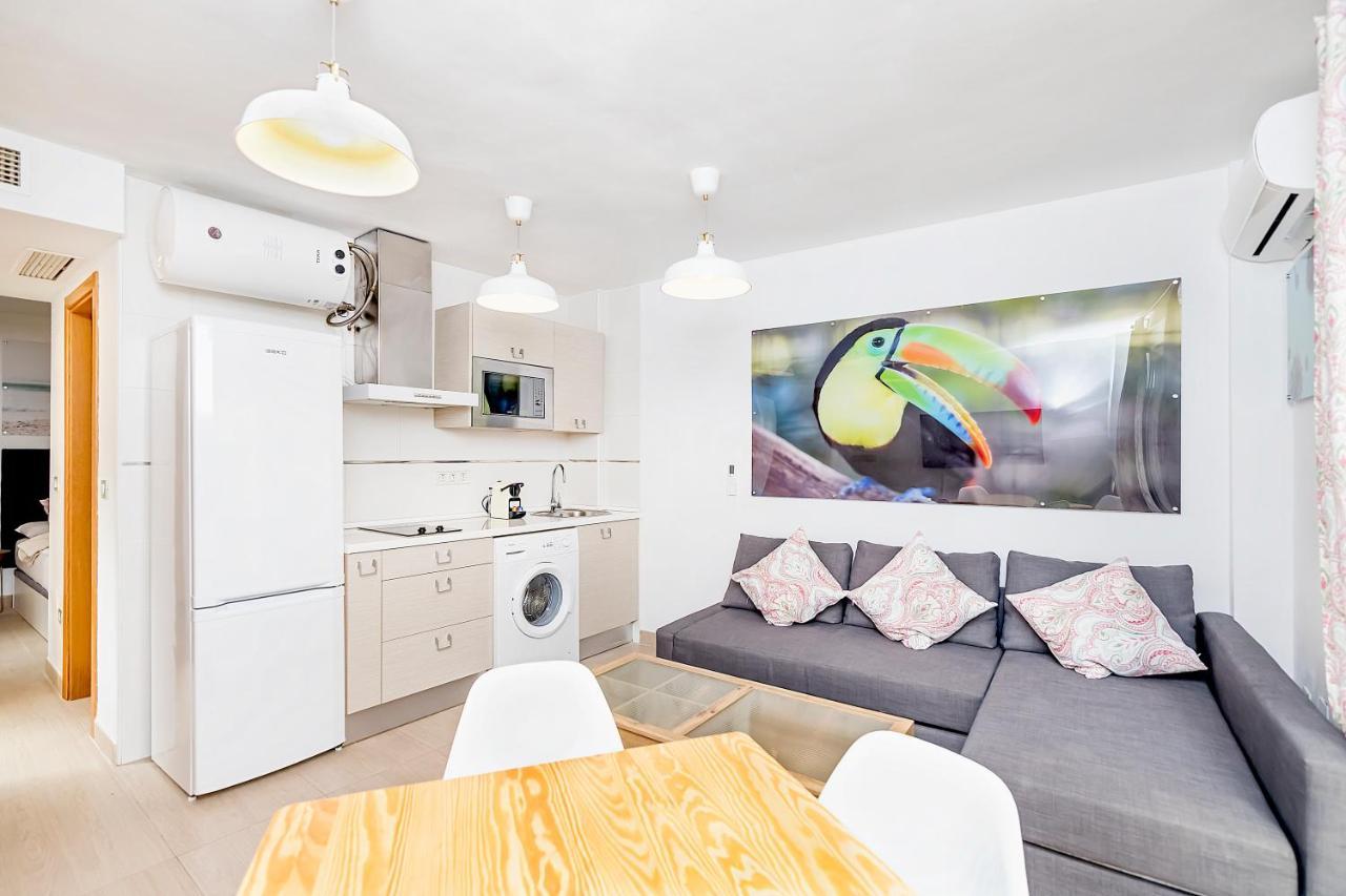 شقة مالقة  في Maba/Private Backyard/Walk To Downtown/Large Smart Tv المظهر الخارجي الصورة