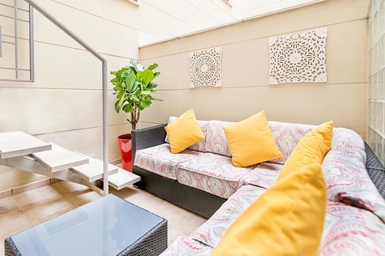 شقة مالقة  في Maba/Private Backyard/Walk To Downtown/Large Smart Tv المظهر الخارجي الصورة